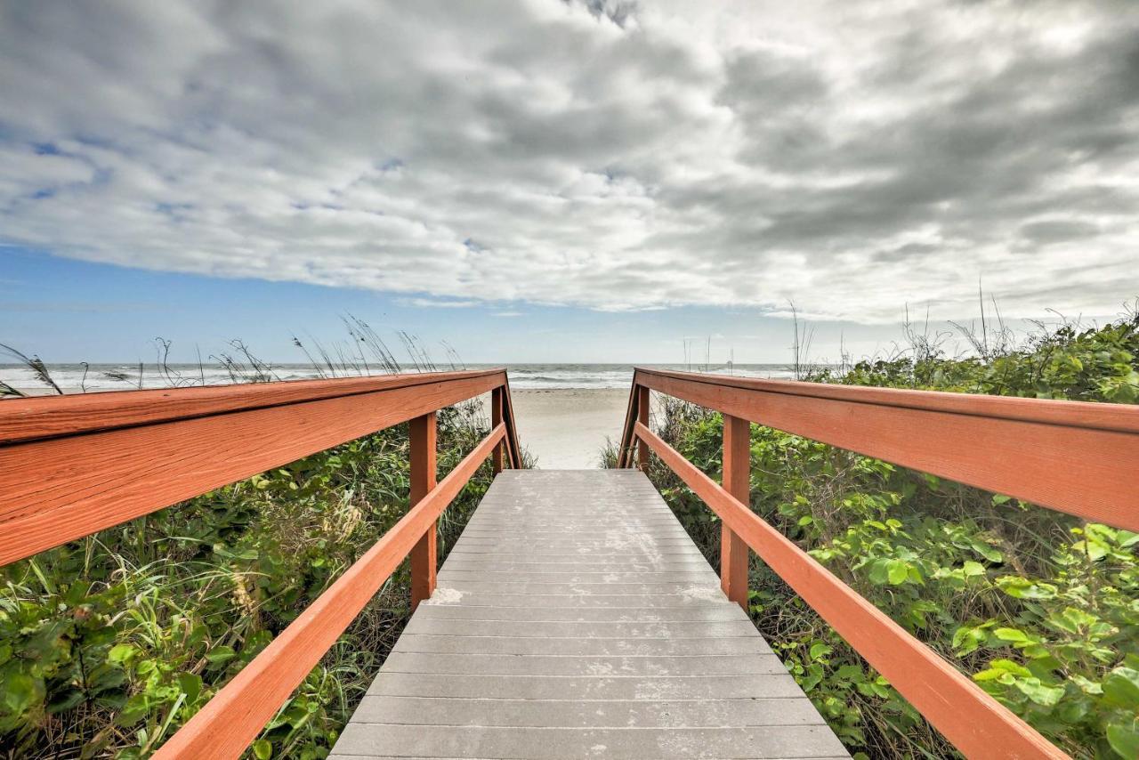 Oceanfront Cocoa Beach Condo With View Walk To Pier 외부 사진