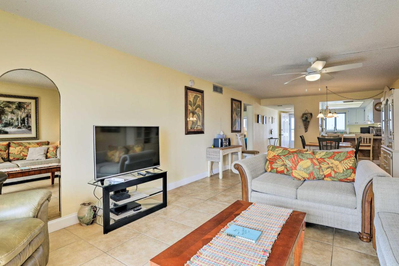 Oceanfront Cocoa Beach Condo With View Walk To Pier 외부 사진