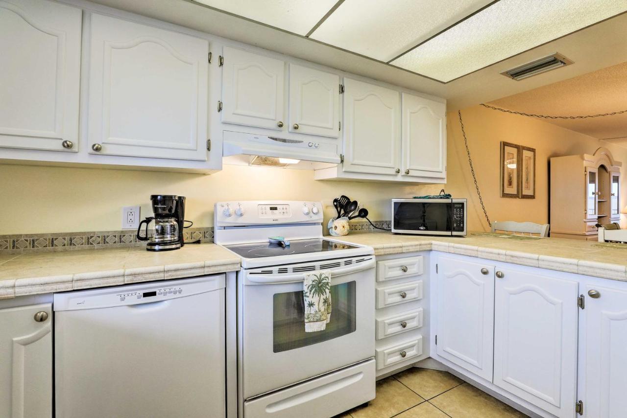 Oceanfront Cocoa Beach Condo With View Walk To Pier 외부 사진